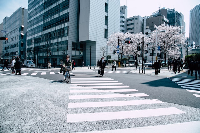 昆玉为何勤工俭学对在日本的留学生的职业生涯至关重要？